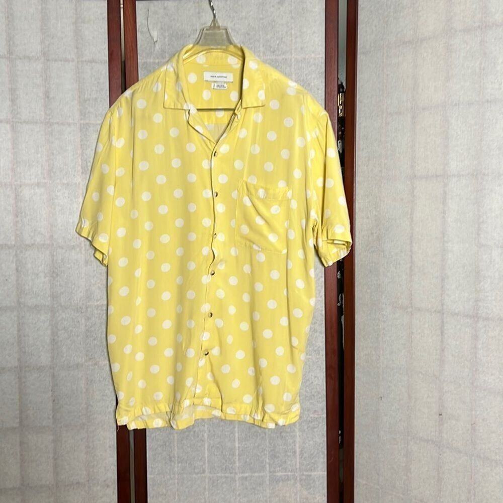 URBAN OUTFITTERS POLKA DOTS SHIRTS SIZE S/P